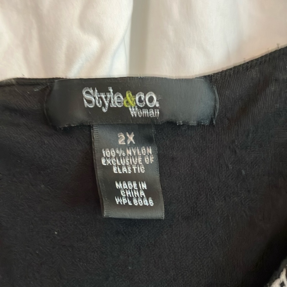 Style & Co. Black and White Tiered Wrap Midi Dress - Picture 2 of 3